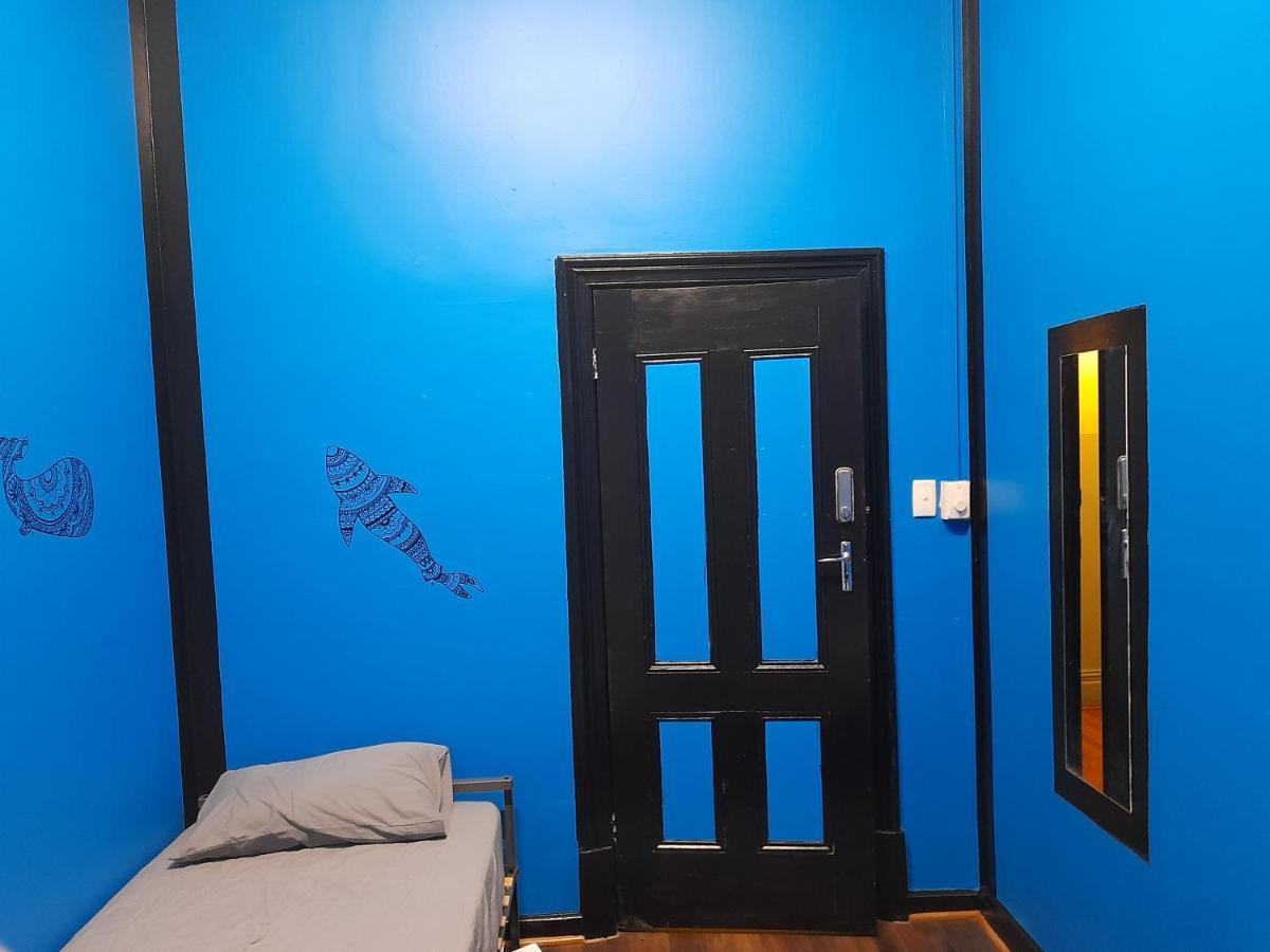 Ozi Inn Backpackers - Perth - Exterior photo